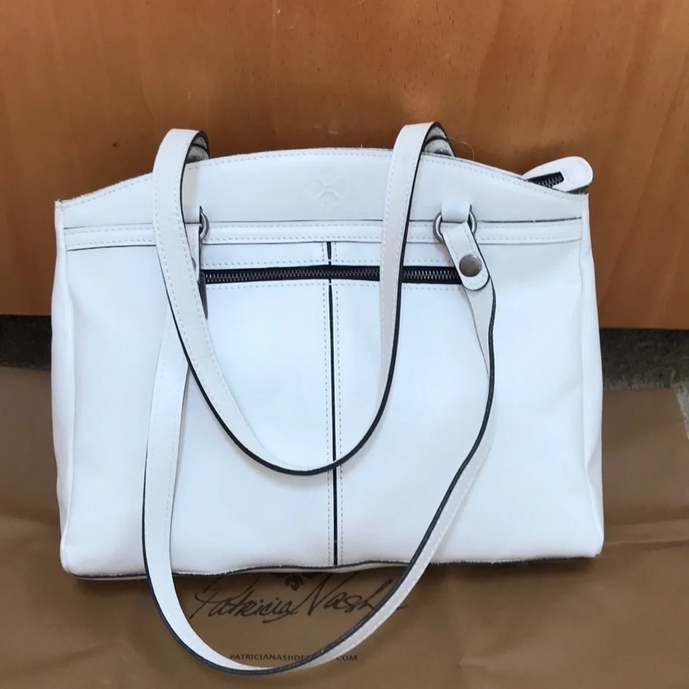 NWT! PATRICIA NASH top zip white poppy tote